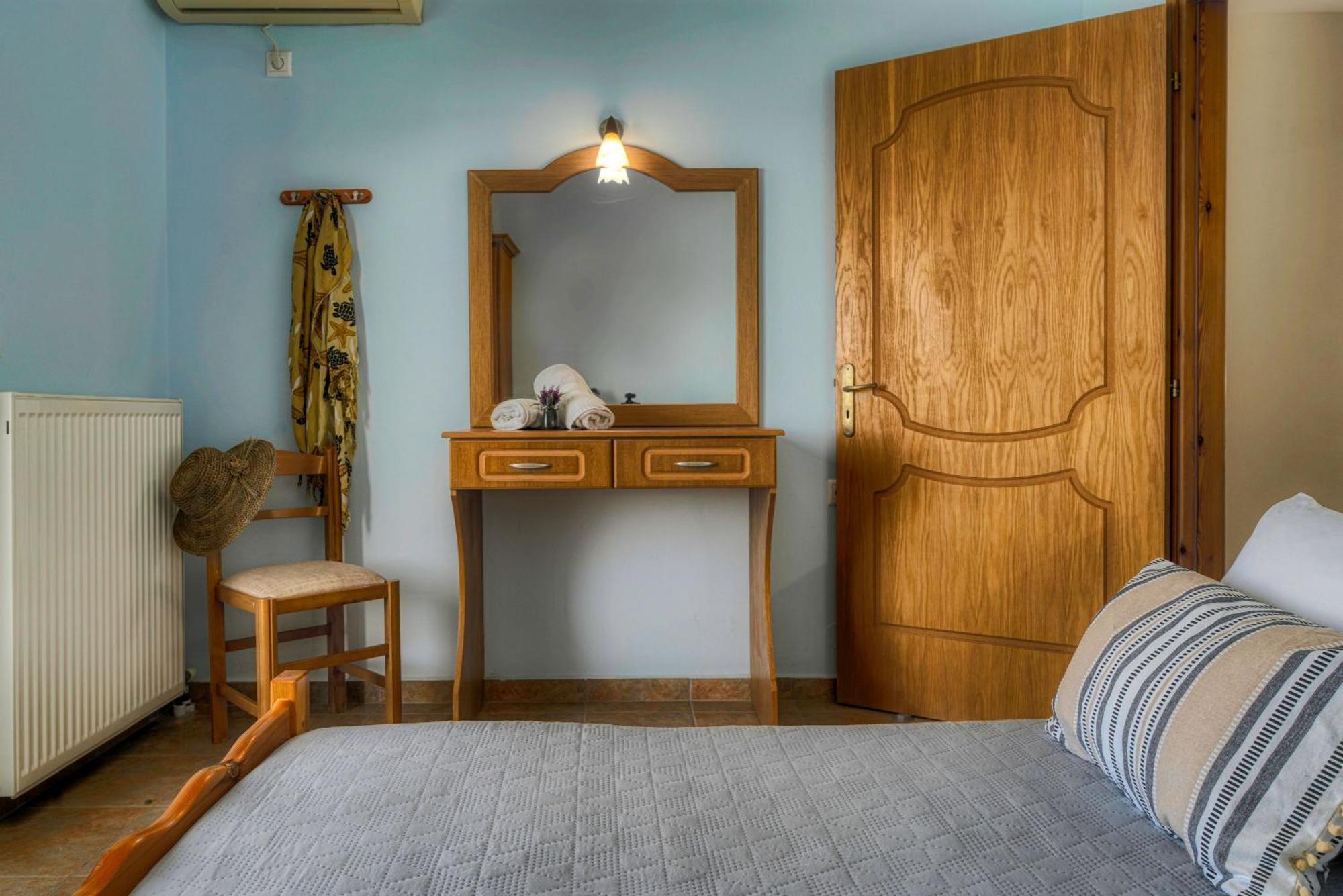 Anatoli Apartments - Tranquil Location & Stunning Views, By Zantewize Marathias  Bilik gambar